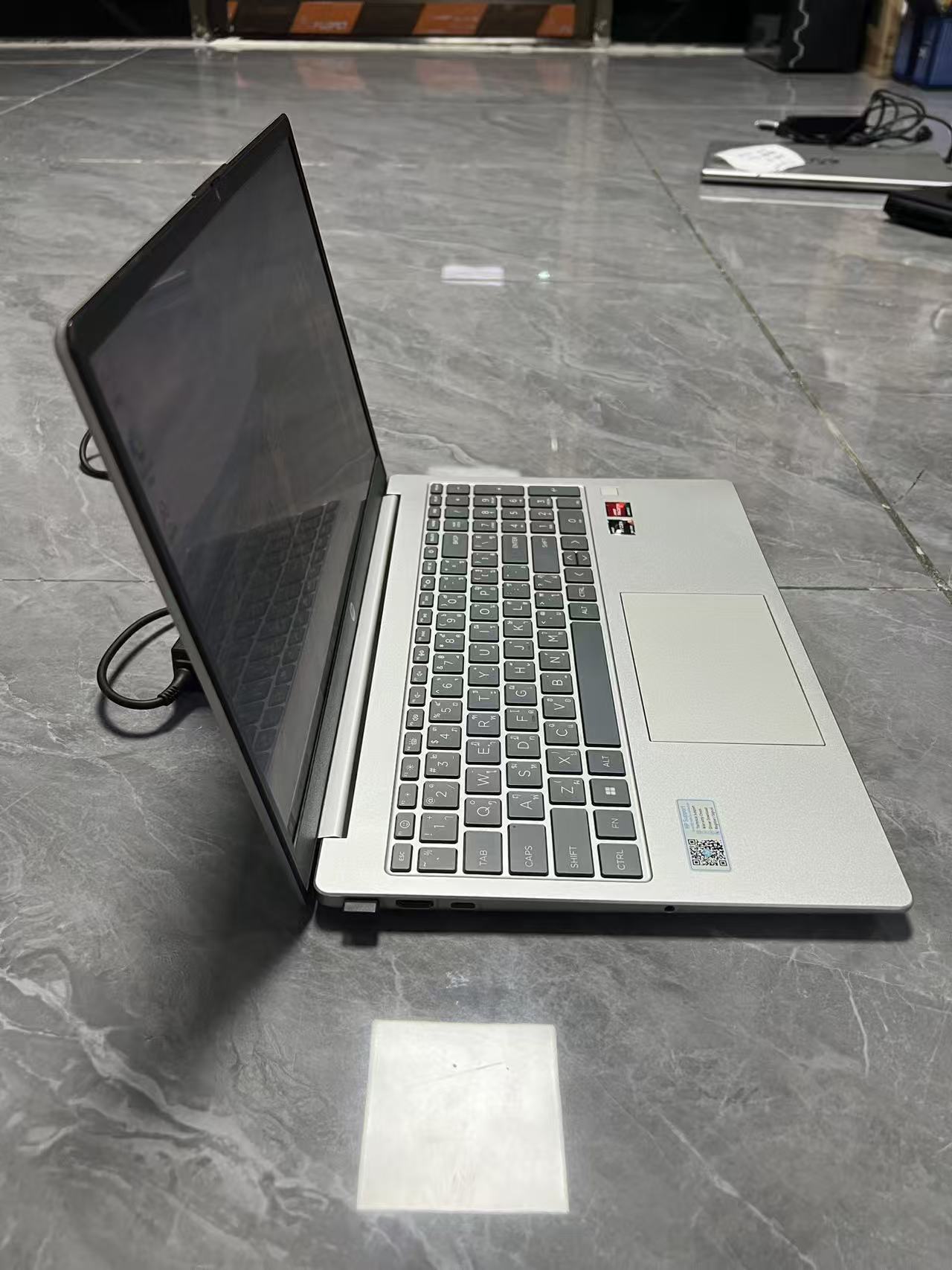 泰国准新惠普HP 15.6英寸笔记本电脑 AMD Ryzen 5 7520U 四核8线程 16G LPDDR5 5500MHz 512G SSD Radeon显卡 中文系统 支持出租
