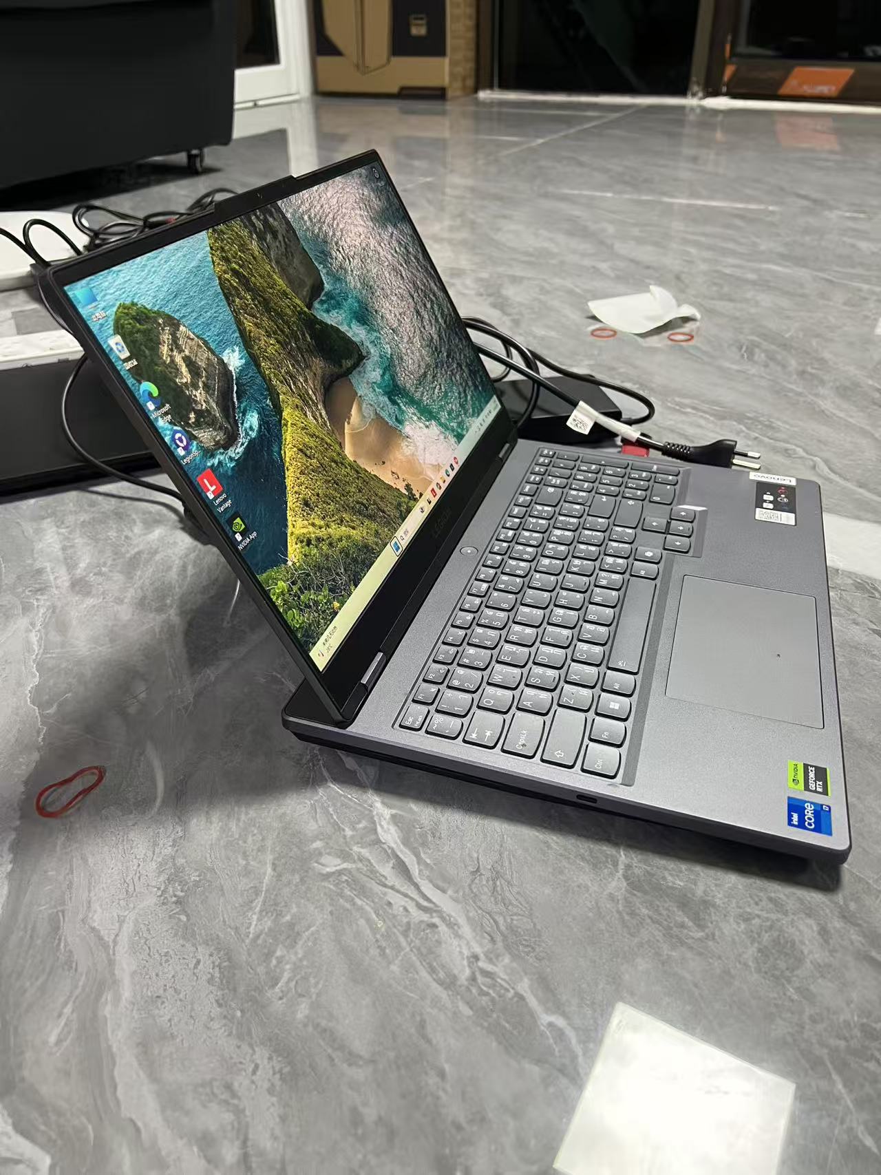 【泰国行货准新机】联想 Legion 游戏本 i7-13650HX RTX4060 8G 24GB DDR5 4800MHz 1TB SSD 15.3英寸 电竞笔记本电脑 支持出租