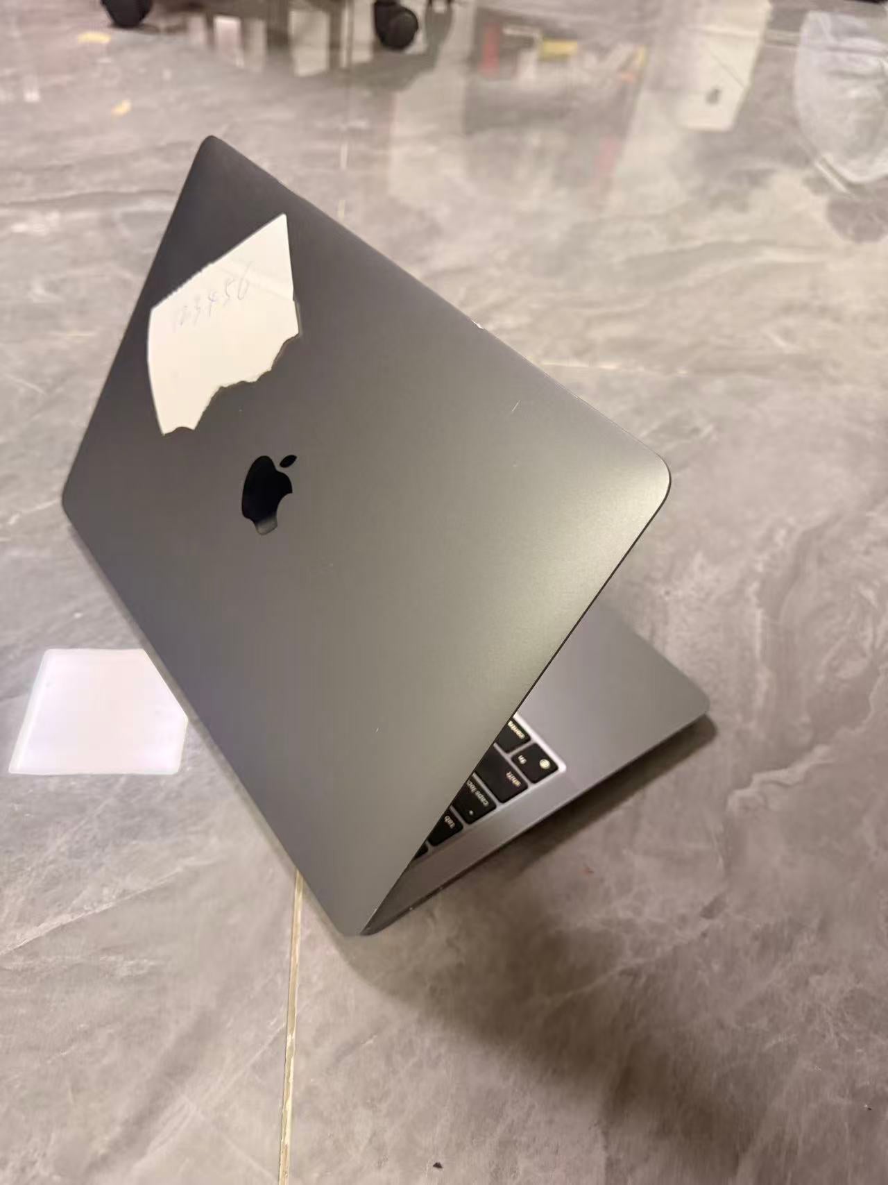 泰国二手苹果笔记本MacBook Apple MacBook Air M1 8GB 256GB SSD 13.3英寸 Retina 笔记本电脑 电池96%