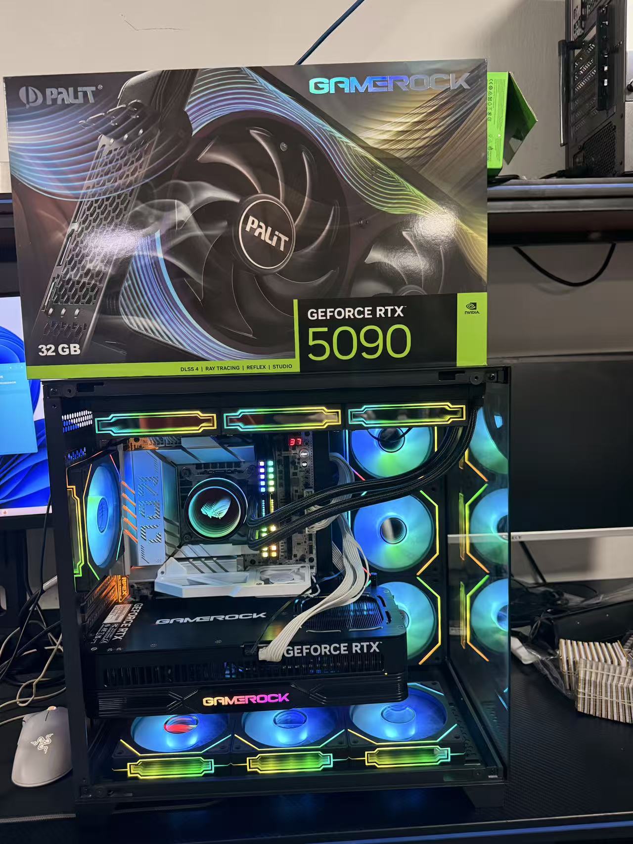 Intel Ultra 9 285K + RTX 5090 32GB GAMEROCK｜64GB DDR5｜2TB SSD｜MAX PRO海景房机箱｜赠送9个ARGB风扇｜RGO 360水冷