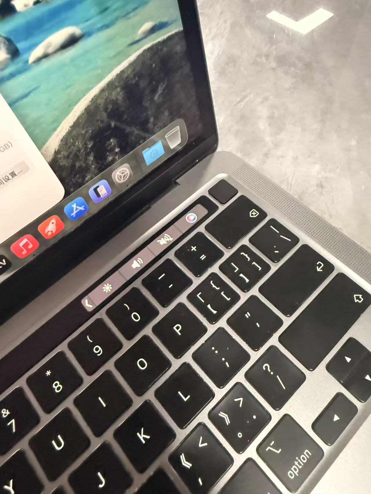 【准新机】Apple MacBook Pro M2 13.3寸 8GB 256GB SSD Touch Bar 设计办公笔记本
