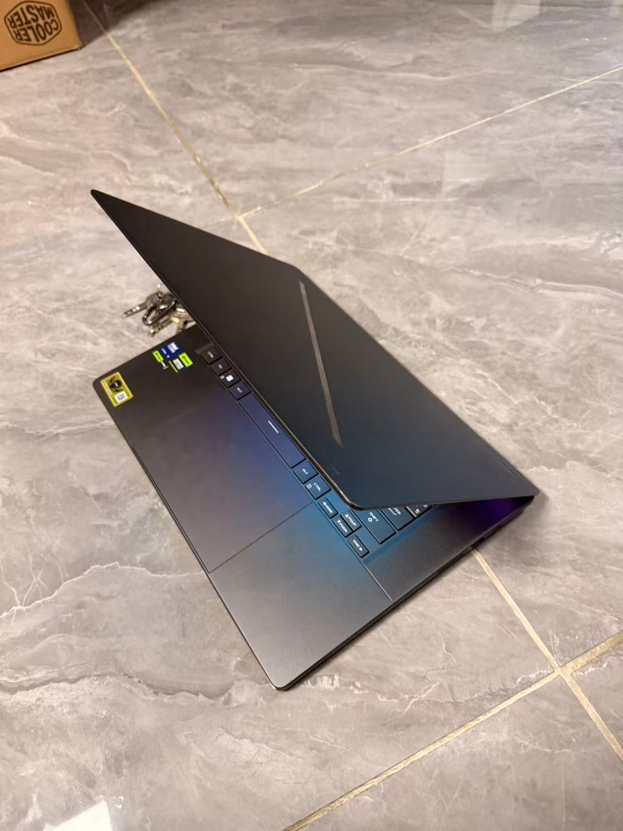 准新机 ASUS ROG Zephyrus G16 GU605MI｜Intel Core Ultra 9 185H｜RTX4070 8GB｜32GB LPDDR5X｜1TB SSD｜16英寸电竞设计师笔记本电脑
