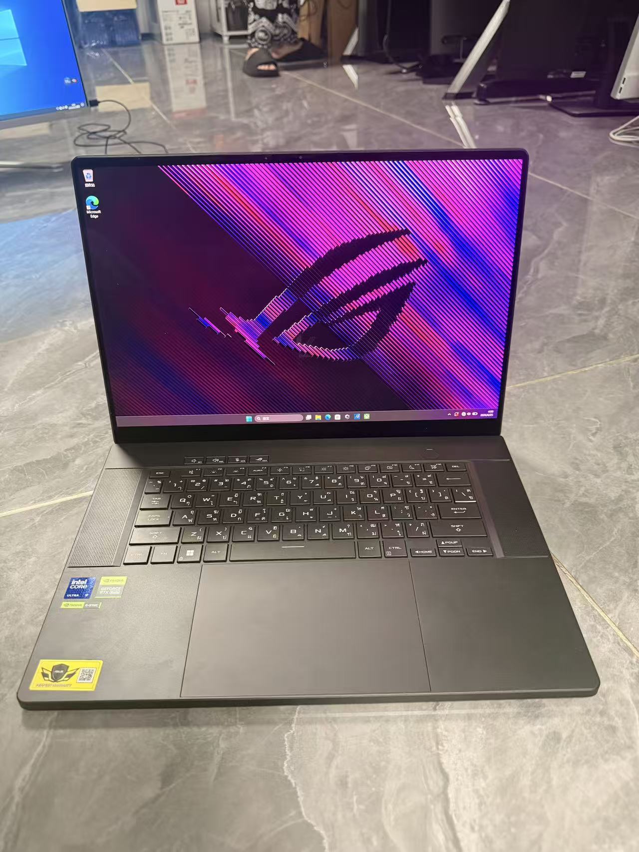 准新机 ASUS ROG Zephyrus G16 GU605MI｜Intel Core Ultra 9 185H｜RTX4070 8GB｜32GB LPDDR5X｜1TB SSD｜16英寸电竞设计师笔记本电脑
