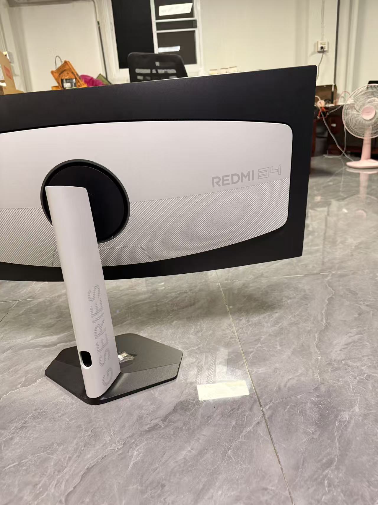 REDMI G34 34英寸电竞带鱼屏显示器 3440×1440 UWQHD 144Hz/180Hz 二手99新