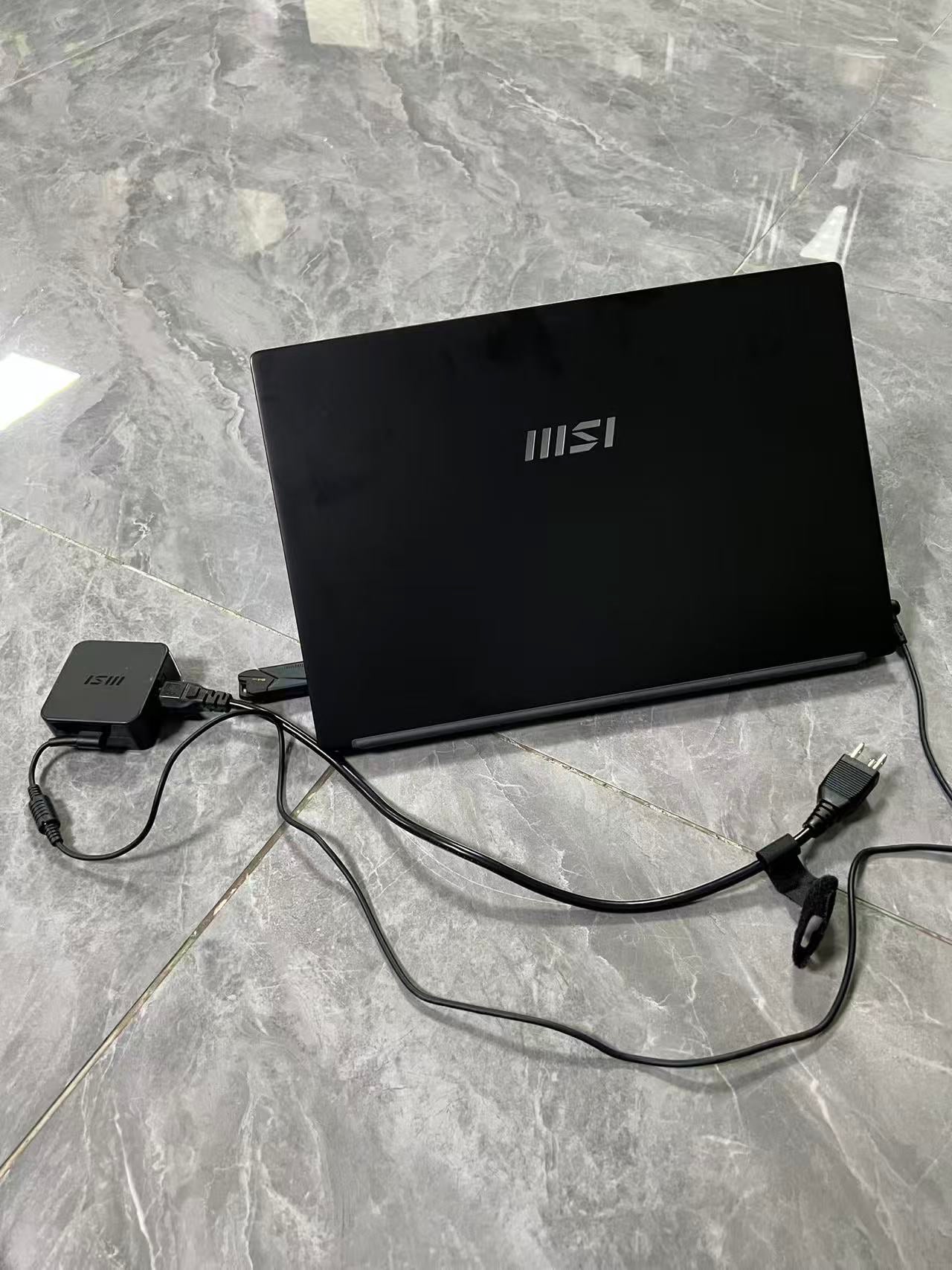 二手微星笔记本电脑Ryzen 5 7530U 8GB DDR4 M.2 512GB固态硬盘 笔记本电脑 泰国现货