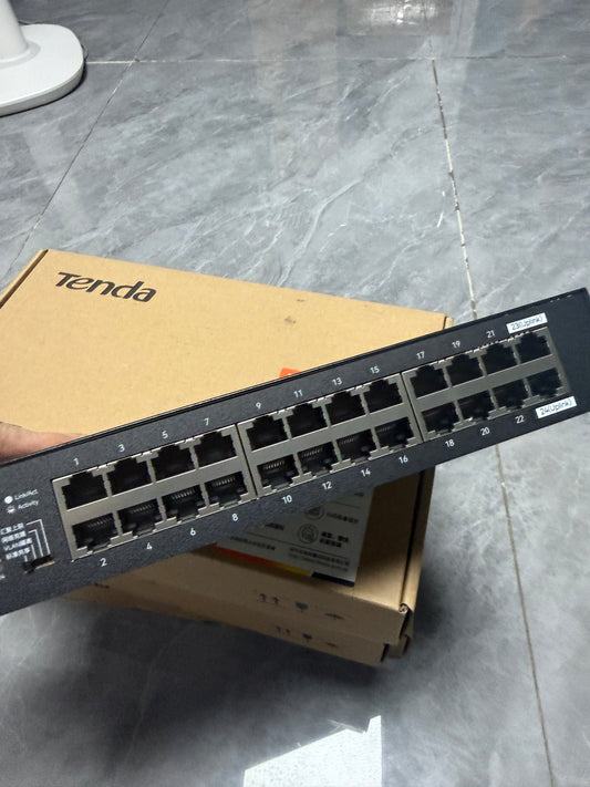 全新22口1000兆交换机，可以连接21台电脑