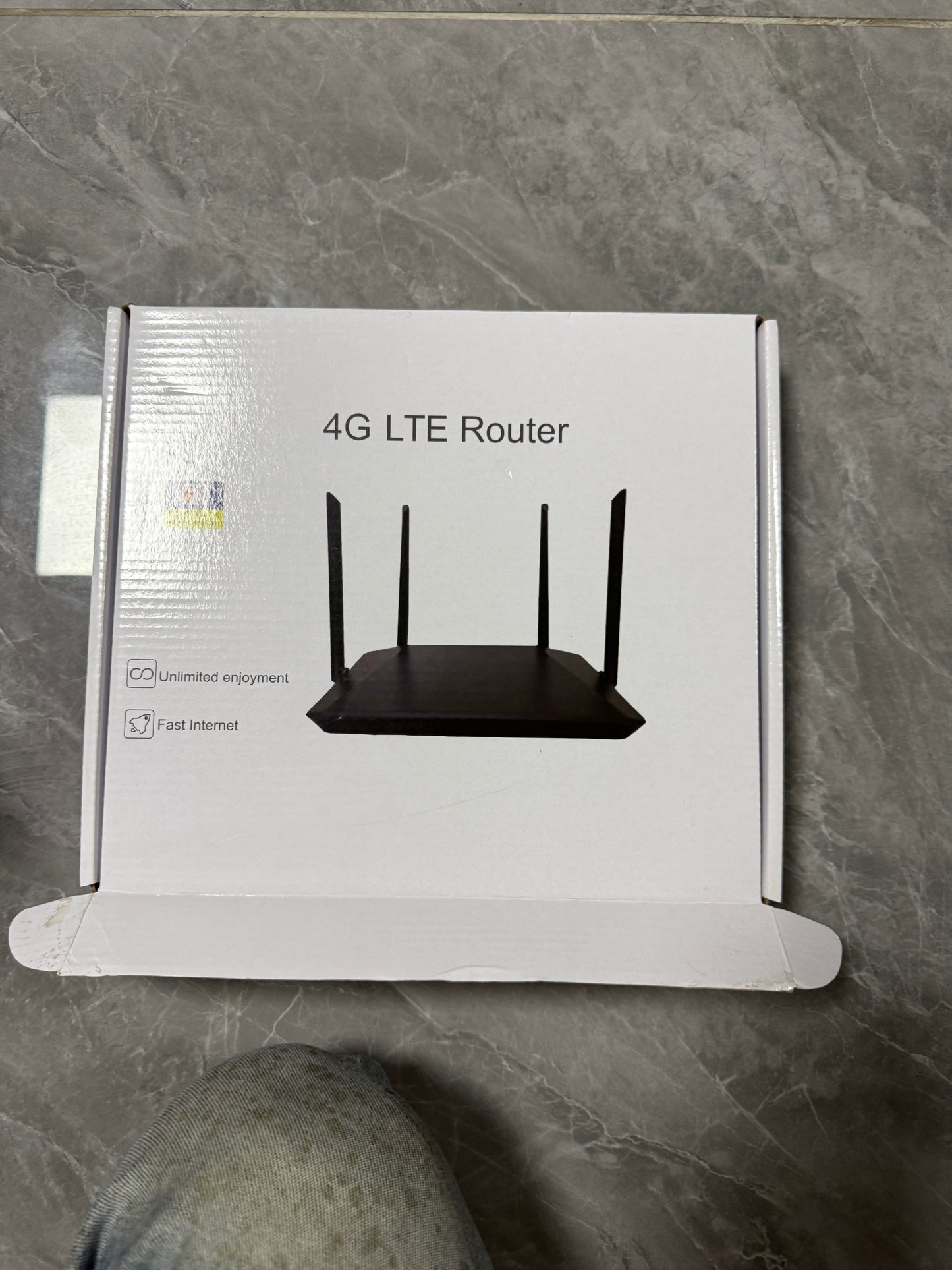 千兆二手路由器交换机 一共有9个，一个500泰铢 ￼两个800泰铢 四个1500泰铢