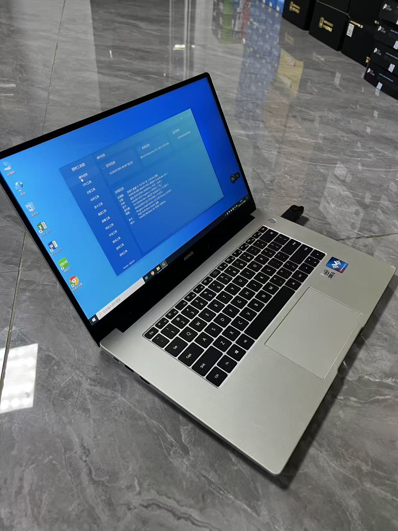 二手华为 HONOR笔记本 酷睿 i5-10210U 8GB M.2 512GB 笔记本电脑 泰国现货