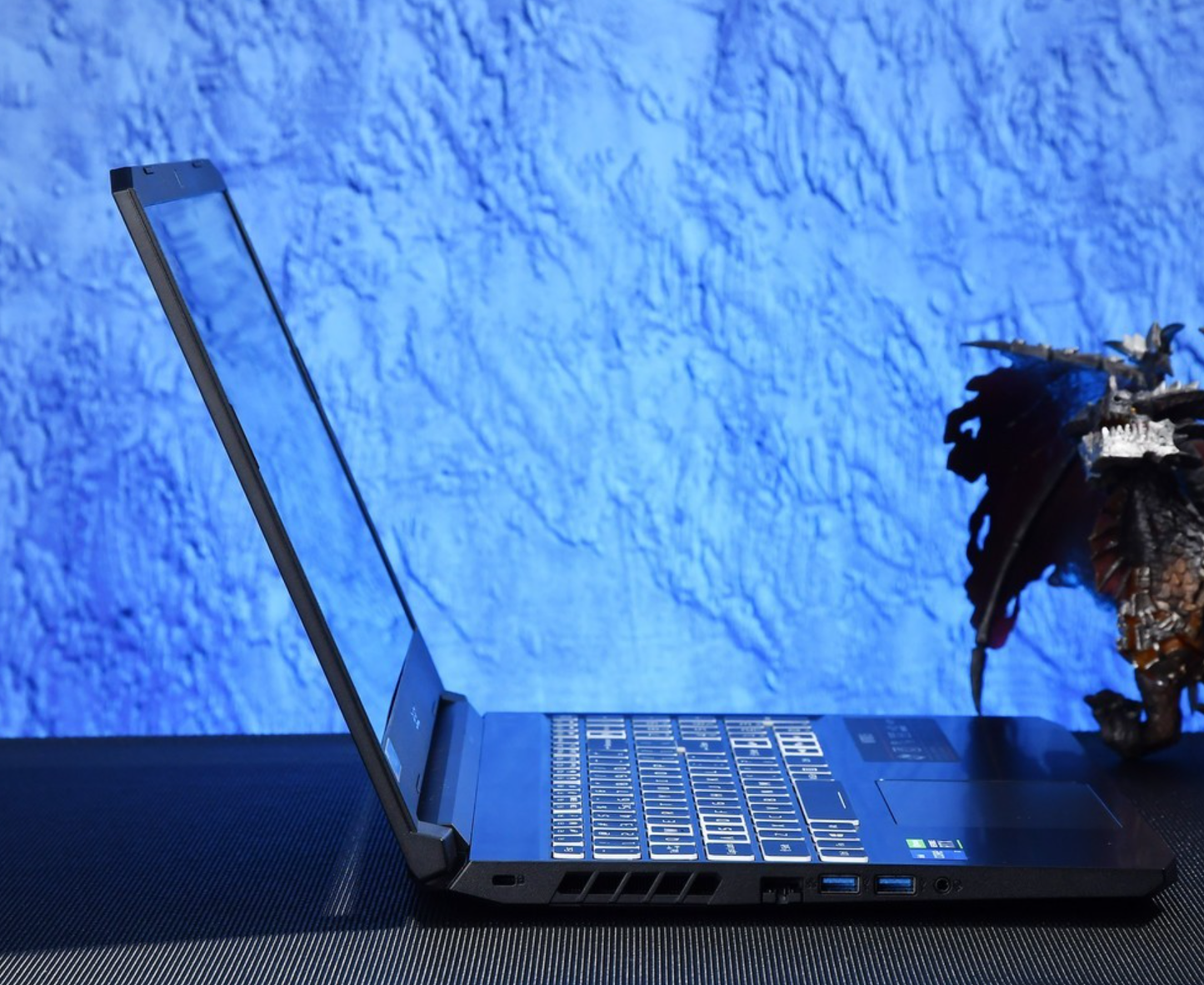 泰国二手准新 笔记本电脑Acer 暗影骑士 擎(i7 11800H/16GB/512GB/RTX3060) 游戏笔记本